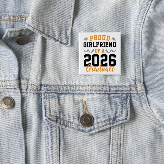 2026年卒業パーティーの自慢の彼女 カスタムデザイン 缶バッジ (インサイチュ)