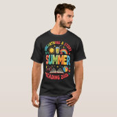 2026年夏の読書プログラム「物語を掘り起こす」 Tシャツ (正面フル)