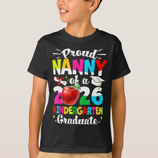 2026年度の卒業生の子供たちを誇りに思うナニー Tシャツ (正面)