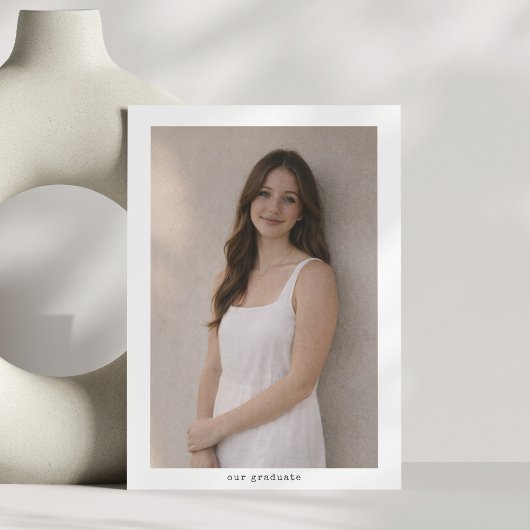 2026年度卒業写真 縦型ミニマルデザイン 案内状