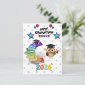 2026年度 卒業おめでとう - かわいいフクロウと本 ポストカード (スタンド正面)