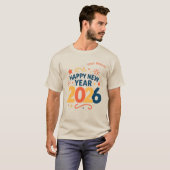 2026年新年お祝いタイポグラフィTシャツ Tシャツ (正面フル)