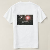 2026年日の出の森 - 自然の夜明けイラスト Tシャツ (デザイン裏面)
