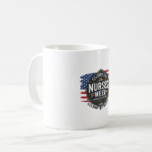 2026年看護師週間を祝う愛国的なヴィンテージ デザイン コーヒーマグカップ (正面左)