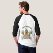 2026年 年賀Tシャツ | 毛むくじゃらの友情で古いものを捨てて新しいものを受け入れる Tシャツ (裏面フル)