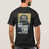 2026年 視線を感じる - バックプリント Tシャツ (裏面)