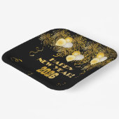 2026 Black Gold Glitter New Year's Eve Party ペーパープレート (傾斜あり)