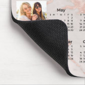 2026 Calendar Pink Marbleized Photo Collage Magnet マウスパッド (コーナー)