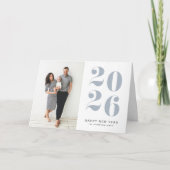 2026 Dusty Blue Bold Typography New Year Photo シーズンカード (正面)