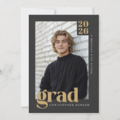 2026 Modern Charcoal & Warm Gold Graduation 招待状 (正面)
