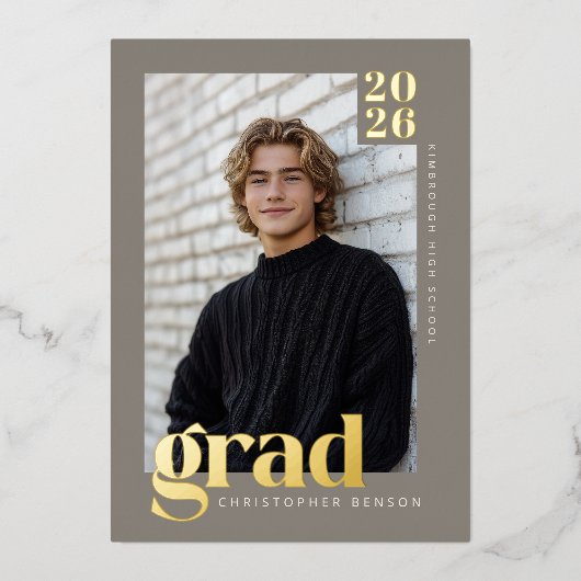2026 Modern Stone Gray 4 Photo Graduation Gold 箔招待状 (正面)