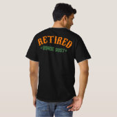 2027年から定年退職です 定年退職 Tシャツ (裏面フル)
