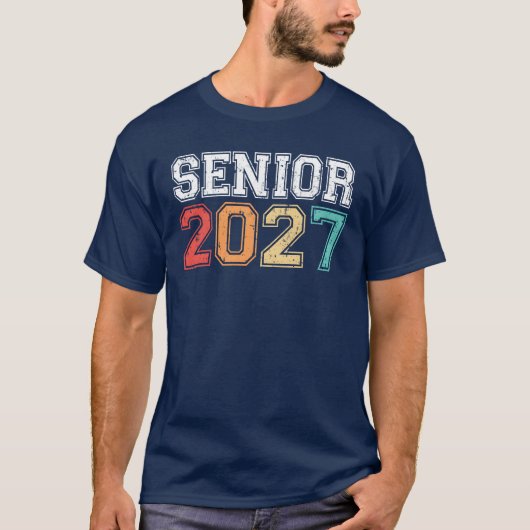 2027年卒業生のためのレトロ ヴィンテージ風デザイン Tシャツ (正面)
