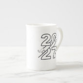 2027年 未 ボーンチャイナマグカップ (正面右)