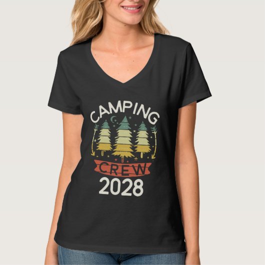 2028 Camping Crew Family Camping Trip Matching New Tシャツ (正面)