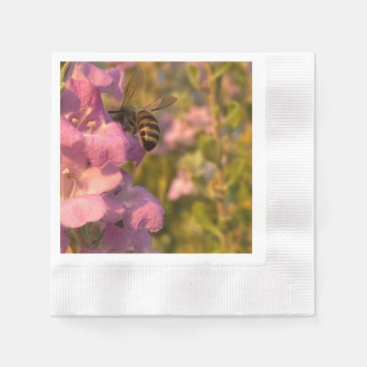 202.ビー🐝と花🌺 縁ありカクテルナプキン (正面)
