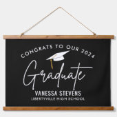 202xのGraduate Blackおめでとう 吊り下げ型タペストリー (正面)