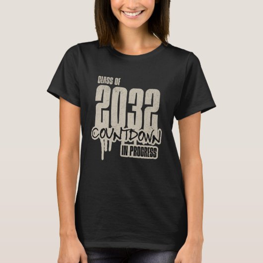 2032年卒業カウントダウン 楽しい卒業生 学生 ギフト Tシャツ (正面)