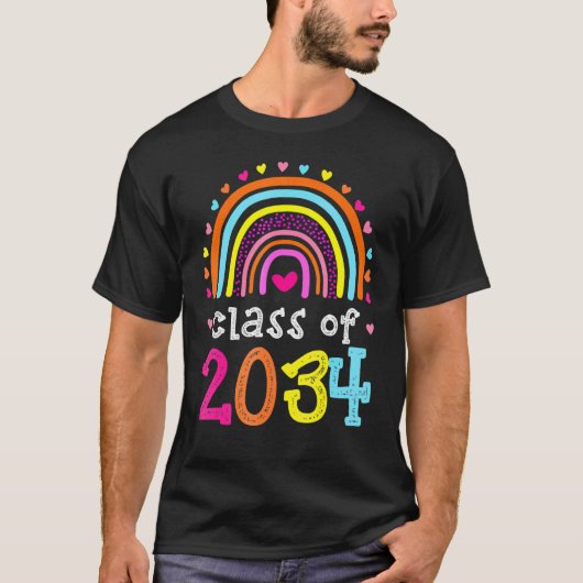 2034年レインボー大学院幼稚園幼稚園のクラス Tシャツ (正面)