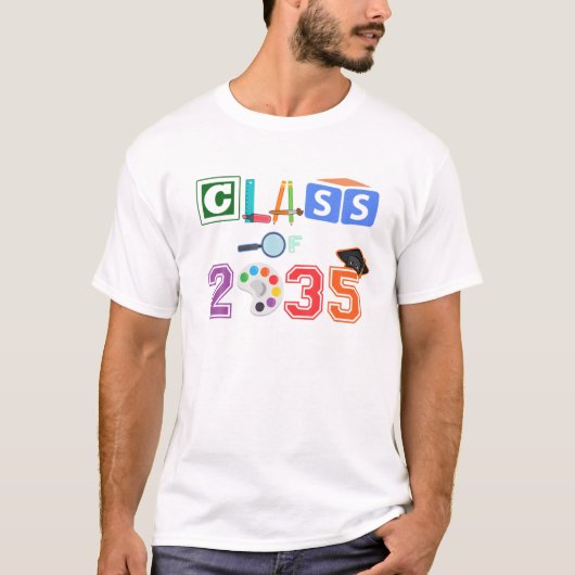 2035年クラス大学院生プリク初日プレチョー Tシャツ (正面)