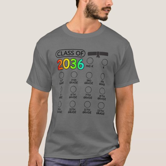 2036年のクラスがMeで成長Check-Mark宇宙Pre-K Tシャツ (正面)