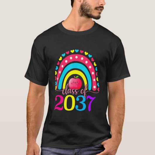 2037年のクラスは卒業1日目Raと一緒に成長 Tシャツ (正面)