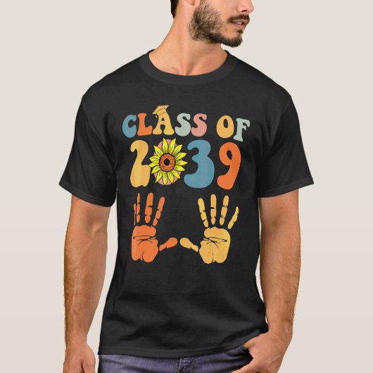 2039年卒業予定 キッズ成長記録 ハンドプリント プレK〜高校 Tシャツ (正面)