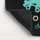 20.ローラおもしろいースケートで滑るが大好きな女の子転がだ マウスパッド (コーナー)