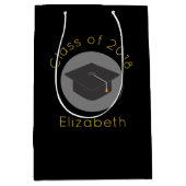 20xxクラスのブラッククラスの卒業カスタム上限 ミディアムペーパーバッグ (正面)