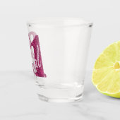 21および法律 |おもしろいピンクフェイクグリッター21歳の誕生日 ショットグラス (右)