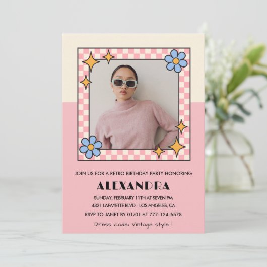 21歳の誕生日の招待レトロGroovyピンクの花 招待状 (スタンド正面)