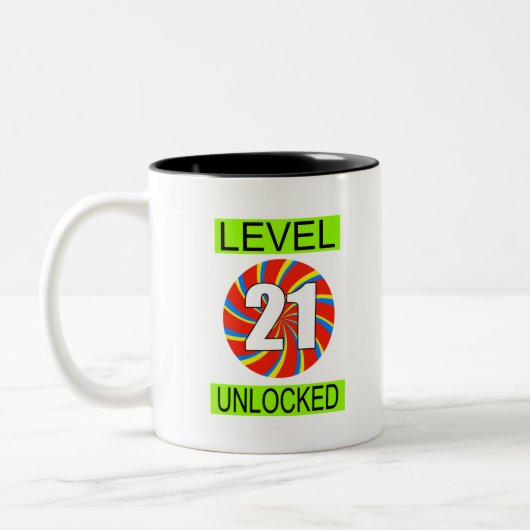 21歳の誕生日コンピュータゲーマー ツートーンマグカップ (左)