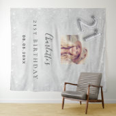 21歳の誕生日シルバー写真グリッターウェルカム タペストリー (インサイチュ(横))