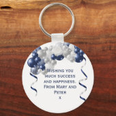 21歳の誕生日ネイビーブルーバルーン キーホルダー (裏面)