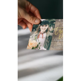 21歳の誕生日パーティーウッドフローラストリングライトフォト 招待状