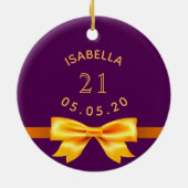 21歳の誕生日パーティーパープル金ゴールドボウ名エレガント セラミックオーナメント (裏面)