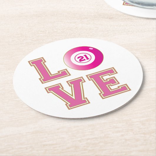 21歳の誕生日パーティーピンクビンゴボールパーソナライズされた ラウンドペーパーコースター (アングル)