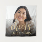 21歳の誕生日パーティー写真ゴールドスクリプト乾杯 タペストリー (正面)