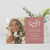 21歳の誕生日パーティー 21 ピンク フラワープリティ 招待状 (スタンド正面)