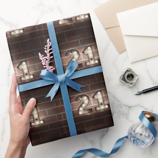 21歳の誕生日マーキーがレンガで点灯 ラッピングペーパー (ギフト)