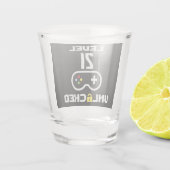 21歳の誕生日レベル21アンロックゲーマー誕生日 ショットグラス (裏面)