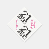 21歳の誕生日名前をカスタムするピンク21の岩 スタンダードカクテルナプキン (角)