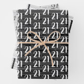 21歳の誕生日白黒タイポグラフィ番号 ラッピングペーパーシート (インサイチュ)