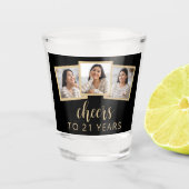 21歳の誕生日 3枚の写真 ブラック ゴールド スクリプト チェアーズ ショットグラス (正面)