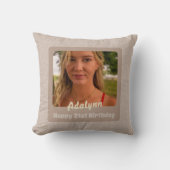 21歳カスタムの女性ベージュの写真ギフト クッション (正面)