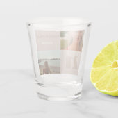 21歳カスタムの女性ベージュの写真ギフト ショットグラス (裏面)