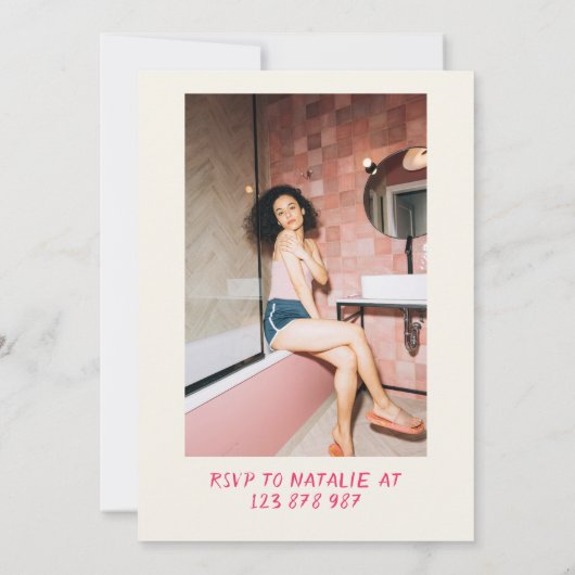 21番目のピンク描女性のカーボーイ沿岸写真おもしろい誕生日 招待状 (裏面)