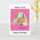 21番目の誕生日カードウサギの名称のパーソナライズ カード (黄色い花)