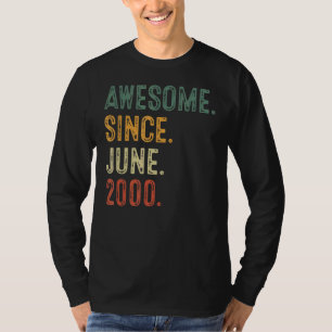 22歳の古い22誕生日飾り素晴らし付け Tシャツ