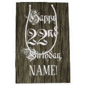22番目の誕生日: ファンシー, フェイク Wood Look +名前をカスタムする ミディアムペーパーバッグ (正面)